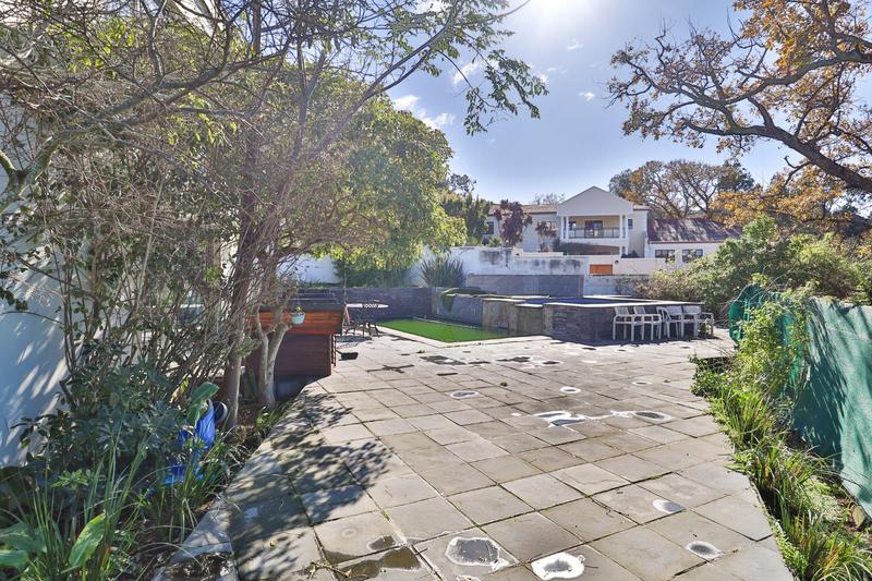 11 Bedroom Property for Sale in Constantia Western Cape